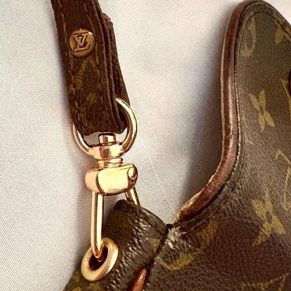 Louis Vuitton VINTAGE Mini Pouch (professionally repaired; read details) - Picture 7 of 14